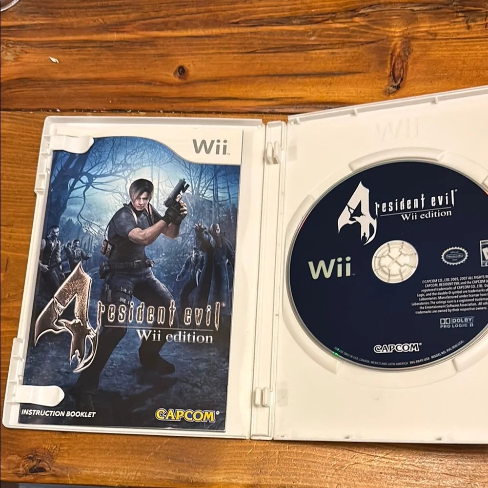 Resident Evil 4 Wii Edition by - White